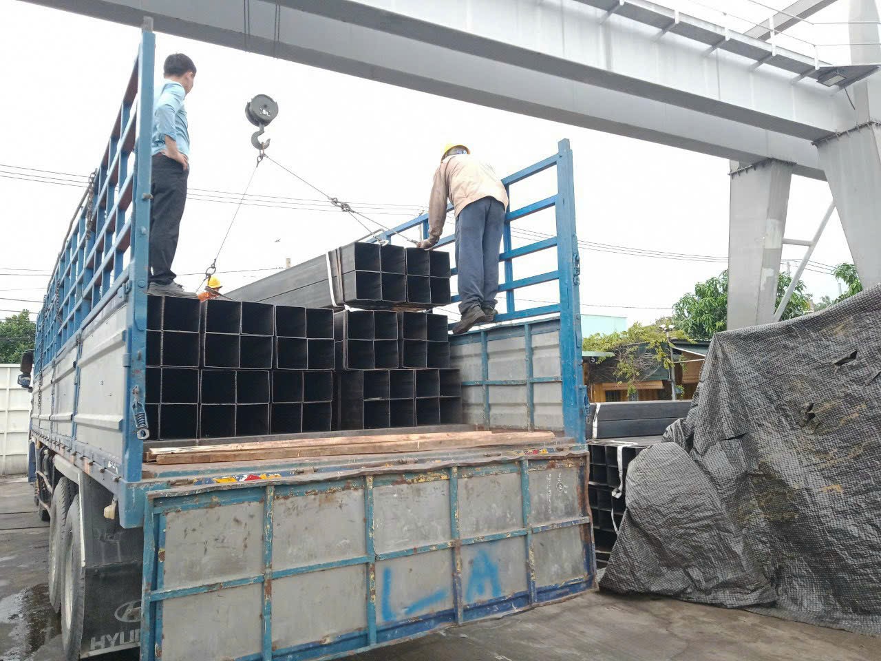 THÉP HỘP 50X100X5MM, THÉP HỘP CHỮ NHẬT 50X100X5LI