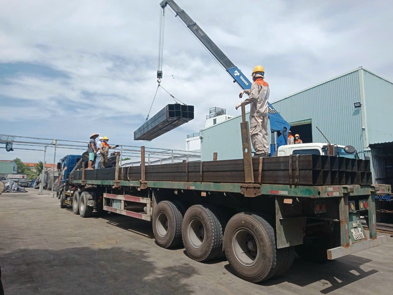 THÉP HỘP 60X120X2,5MM, THÉP HỘP CHỮ NHẬT 60X120X2,5LI