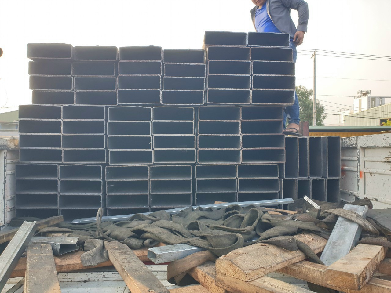 THÉP HỘP 100X300X6MM, THÉP HỘP CHỮ NHẬT 100X300X6LY